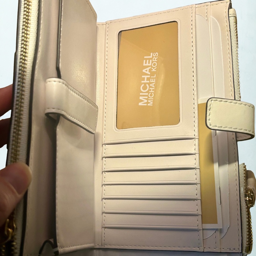 Michael Kors Optic White, Double Zip Leather Wristlet,  Designer NWT, Gold Stud - Picture 5 of 7